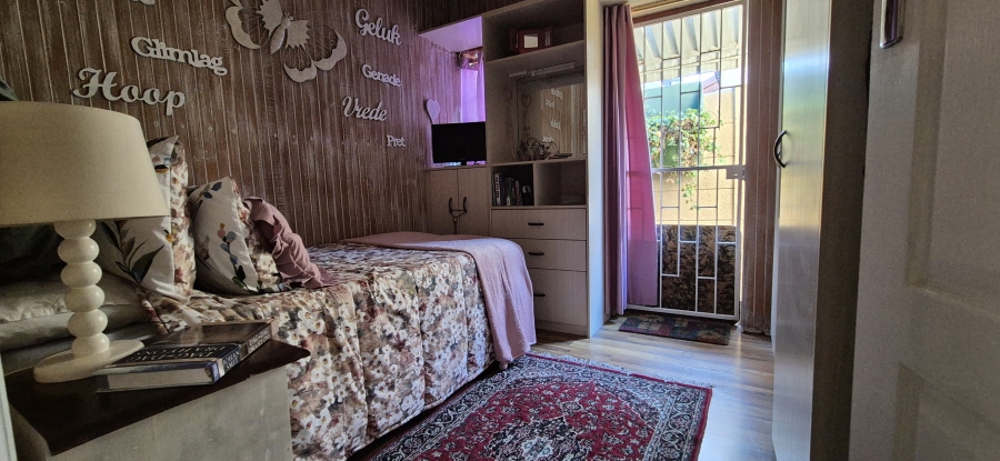 5 Bedroom Property for Sale in Table View Western Cape